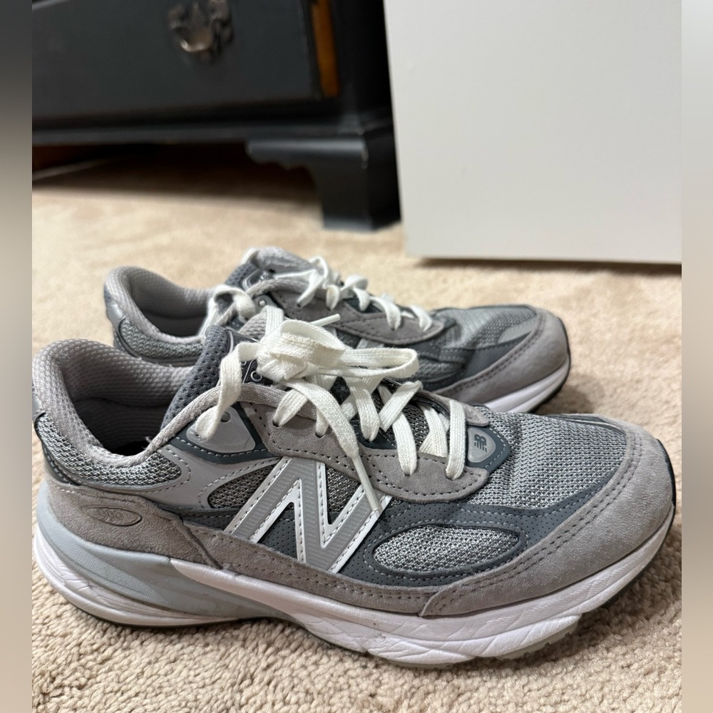Women’s New Balance Sneakers 990s